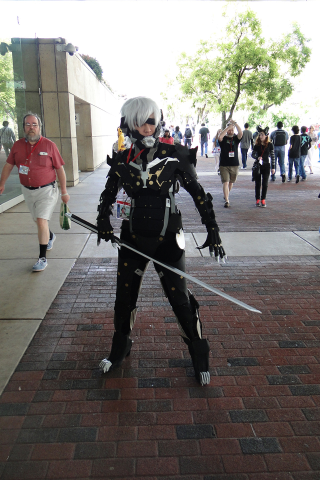 Illustration for article titled This Is How You Cosplay Metal Gear Rising Characters